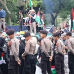 Kapolres Metro Jakarta Menegaskan Tidak Adanya Personil Membawa Senjata Api Dalam Mengamankan Aksi Bela Palestina