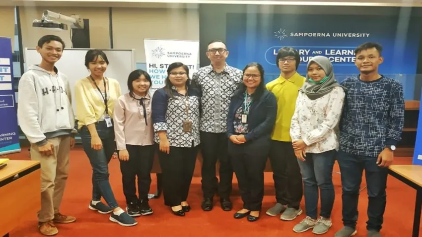 Edukasi Sampoerna University Dalam Program Youth Society Project